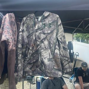 Under armour zip up midweight hoodie size medium